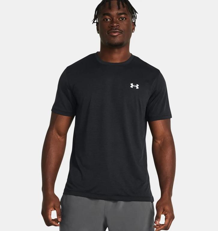 Under Armour Launch ShortsLEEVE-BLK - Maat SM, Vêtements | Hommes, T-shirts, Enlèvement ou Envoi