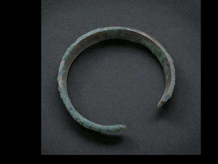 Époque Viking Bracelet en bronze antique à extrémités en, Antiquités & Art, Antiquités | Autres Antiquités