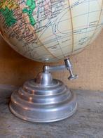 Globe - 1920-1930