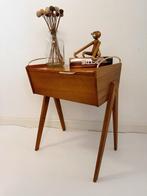 Naaidoos - Hout, Messing