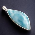 Pendentif en Larimar de très belle qualité. Pièce unique.