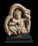 Oud-Khmer - Relief en grès - Hindoeïstische godheid - Angkor