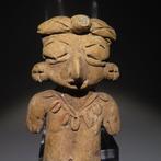 Chupícuaro, Mexique Terre cuite Jolie figurine féminine.