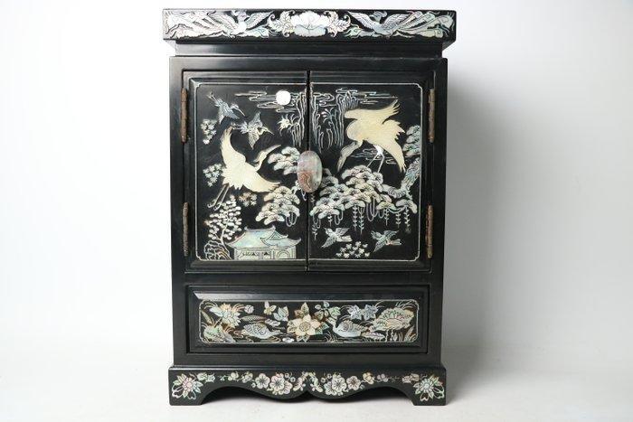 Raden lakwerk - Accessoiredoos met parelmoer inleg met, Antiek en Kunst, Antiek | Overige Antiek