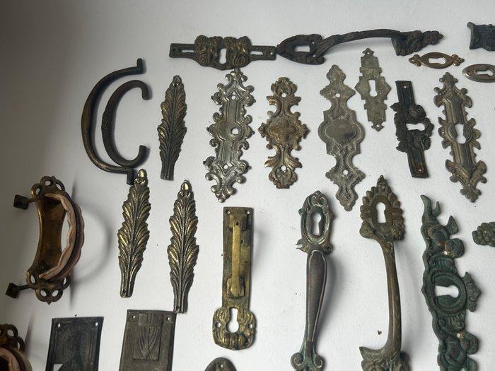 Poignée (82) - 1850-1900 - Quincaillerie de porte, Antiek en Kunst, Curiosa en Brocante
