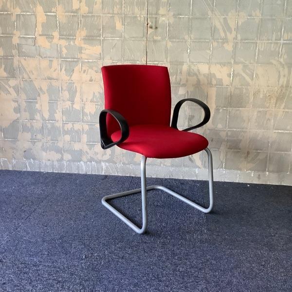 vergaderstoel Comforto, sledeframe, rode stoffering, Huis en Inrichting, Stoelen, Rood, Gebruikt, Eén