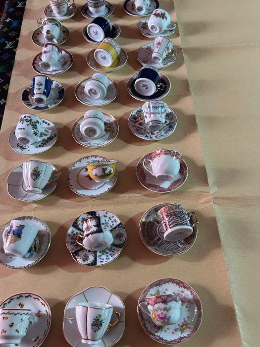 Themacollectie - Porseleinen koffieservies - Artiste, Antiek en Kunst, Antiek | Speelgoed