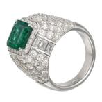 Ring - 18 karaat Witgoud - 8.20ct. tw. Smaragd - Diamant, Nieuw