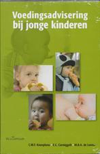 Voedingsadvisering bij jonge kinderen 9789023244387, Boeken, Verzenden, Gelezen, C.M.F. Kneepkens