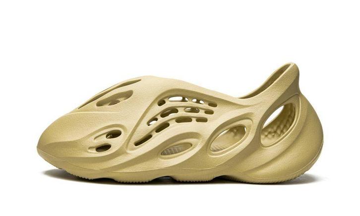 Adidas Yeezy Foam RNNR Sulfur - Maat 42 EU, Kleding | Heren, Schoenen, Ophalen of Verzenden