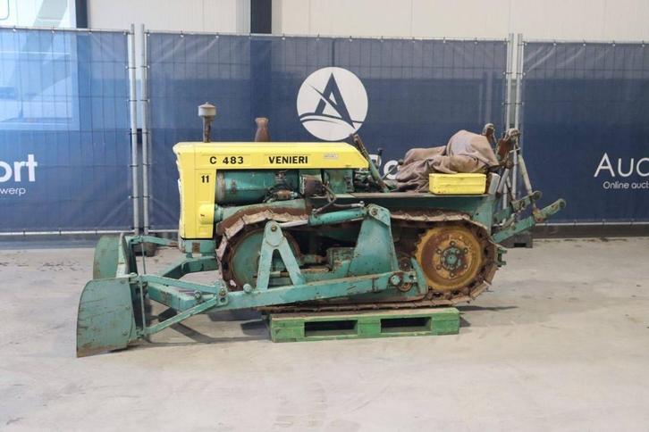Veiling: Bulldozer Venieri C 483 Diesel, Articles professionnels, Machines & Construction | Grues & Excavatrices, Enlèvement