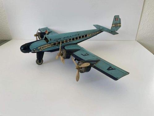 Joustra - Avion en tôle Air France 1950 - 1950-1959 - France, Antiek en Kunst, Antiek | Speelgoed