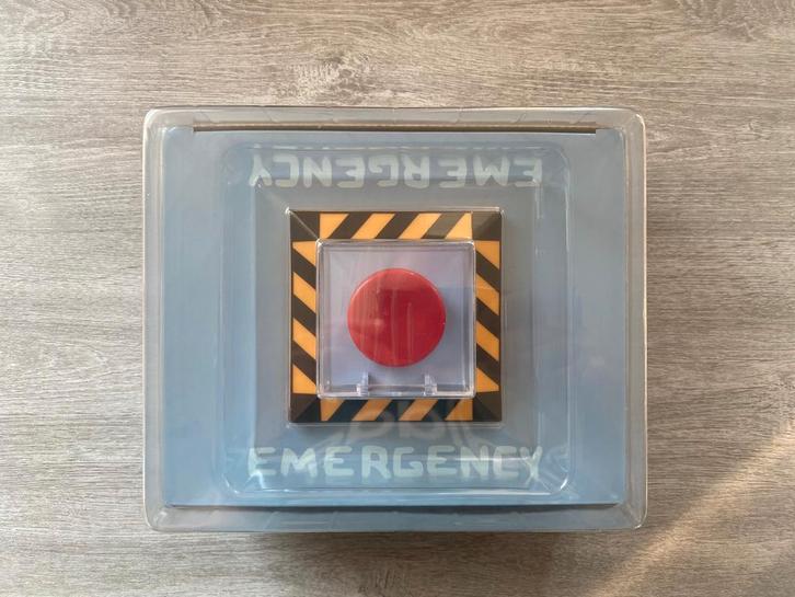 Among us Collector’s edition / Limited run games / PC, Hobby en Vrije tijd, Verzamelkaartspellen | Overige, Zo goed als nieuw