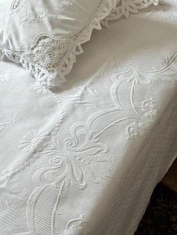Rare.Magnifique Couvre-lit .Dessus de lit piquet de coton