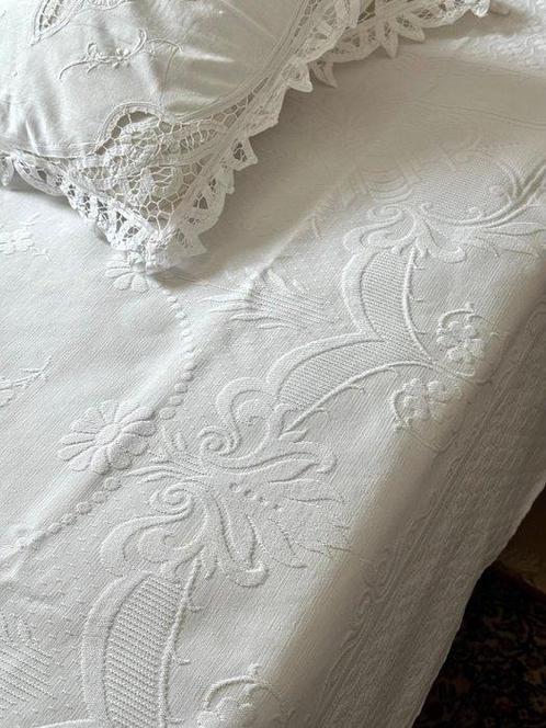 Rare.Magnifique Couvre-lit .Dessus de lit piquet de coton, Antiek en Kunst, Antiek | Tapijten, Tafelkleden en Textiel