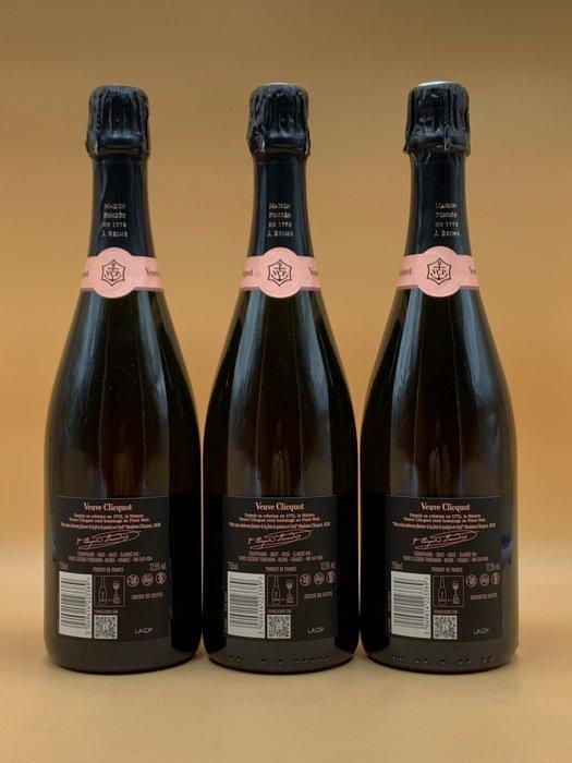 Veuve Clicquot, Rosé - Champagne - 3 Fles (0,75 liter), Verzamelen, Wijnen