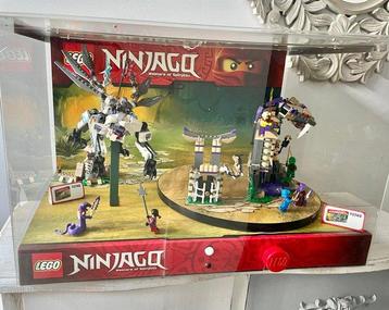 Lego - Ninjago showcase incl. 70748 + 70749 - République beschikbaar voor biedingen