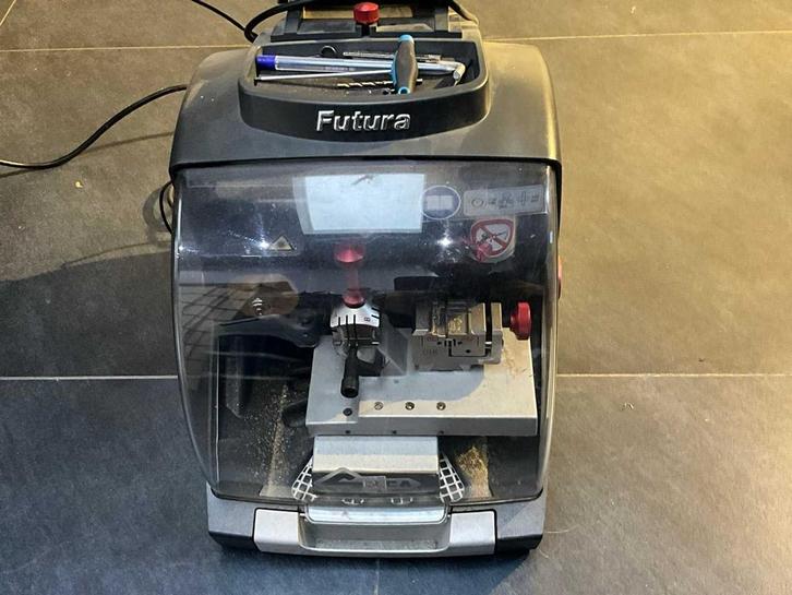 Online veiling - Silca Futura Sleutelkopieermachine, Zakelijke goederen, Machines en Bouw | Metaalbewerking, Ophalen