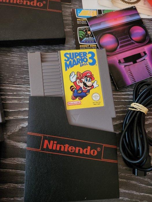 Nintendo - Nes - Nintendo NES & 5 games & zapper & 2, Games en Spelcomputers, Spelcomputers | Overige Accessoires