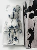Banksy x Brandalism x Medicom Toy - Be@rbrick Banksy Baloon, Antiek en Kunst