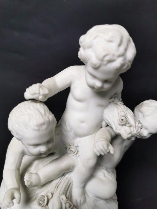 Beeld, Scultura angeloni in bisquit stile Sèvres, ornamento, Antiek en Kunst, Antiek | Glaswerk en Kristal