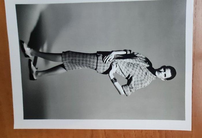 Karl Lagerfeld et Stella Tennant - Collection Chanel Automne, Antiek en Kunst, Kunst | Designobjecten