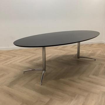 Tweedehands Artifort design vergadertafel, (bxd) 240x120 cm, beschikbaar voor biedingen