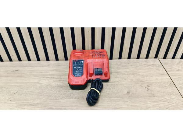 Veiling - Milwaukee M12-18FC Batterij oplader - Goede Staat, Doe-het-zelf en Bouw, Gereedschap | Overige machines