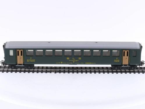 Schaal H0 HAG No. 440 personenrijtuig 2e kl. van de BLS #P73, Hobby en Vrije tijd, Modeltreinen | H0, Wisselstroom, Overige typen
