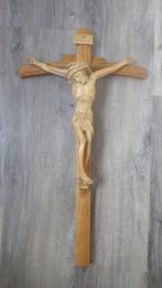 Snijwerk, Altes  Holzkreuz mit gekreuzigten Jesus -  Jesus
