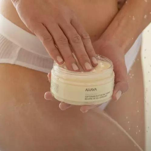 Ahava Softening Butter Salt Scrub (Body Scrub), Handtassen en Accessoires, Uiterlijk | Lichaamsverzorging, Nieuw, Verzenden