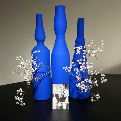 Morandi - Homage to Giorgio Morandi & Yves Klein - Vase -, Antiek en Kunst, Kunst | Designobjecten