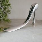 Manolo Blahnik, Habitat, 2004, Schoenlepel & Kunstwerk -