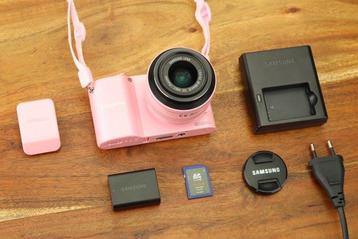Samsung NX1000 + 20-50mm f/3.5-5.6 ED II PINK, Zeldzaam