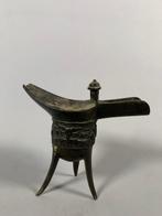 Chinois antique, dynastie Ming Bronze Coupe tripode Jue -, Antiek en Kunst