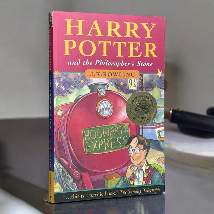 J.K. Rowling - {Double Wand Error} - Harry Potter And The, Antiek en Kunst, Antiek | Boeken en Manuscripten