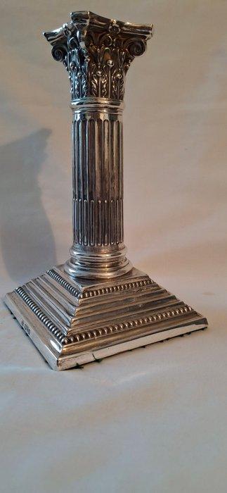 Kandelaar Antieke Engelse Kandelaar vervaardigd in Chester, Antiek en Kunst, Antiek | Zilver en Goud