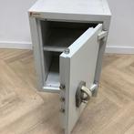 Tweedehands Sistec Brandwerende kluis vv 1 legbord en, Gebruikt