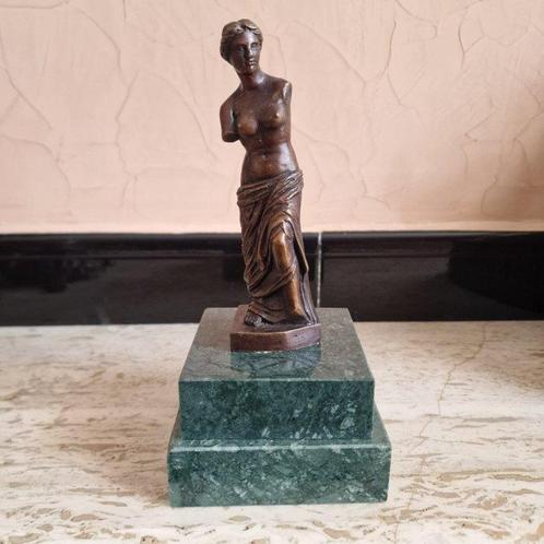 Beeldje, Venere in bronzo - 19 cm - Brons, Antiek en Kunst, Antiek | Keramiek en Aardewerk