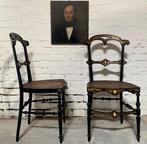Chaise (2) - Paire de chaises ébénisées avec des, Antiquités & Art